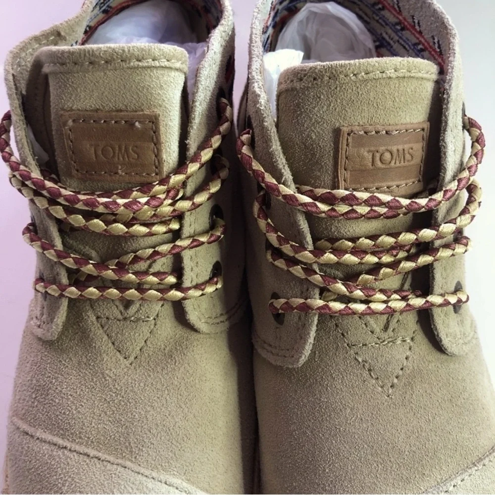 Toms Beige Sand  Lace Up Ankle Tribal Moccasin Embroidered Aztec Chukka Boots 9